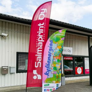 Mainoslippuja yrityksille Saimaprint Oy