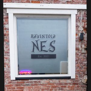 Ikkunateippaukset ravintolaan Saimaprint Oy